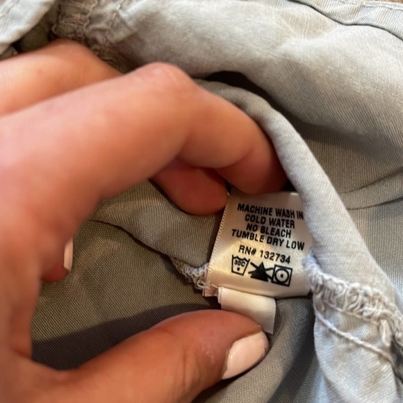 Bella Dahl | Tencel sleeveless button down blouse medium light blue - Picture 6 of 7